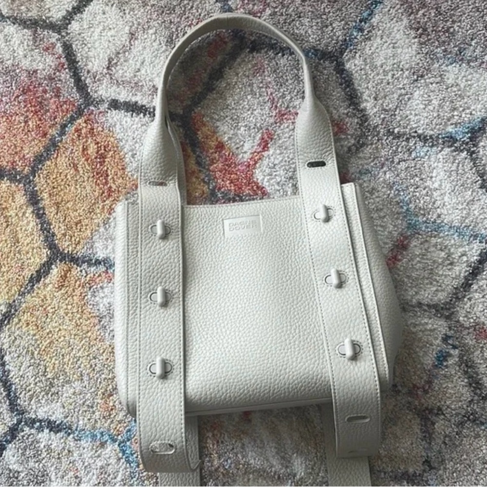 DAGNE DOVER Tokyo Turnlock in Bone
